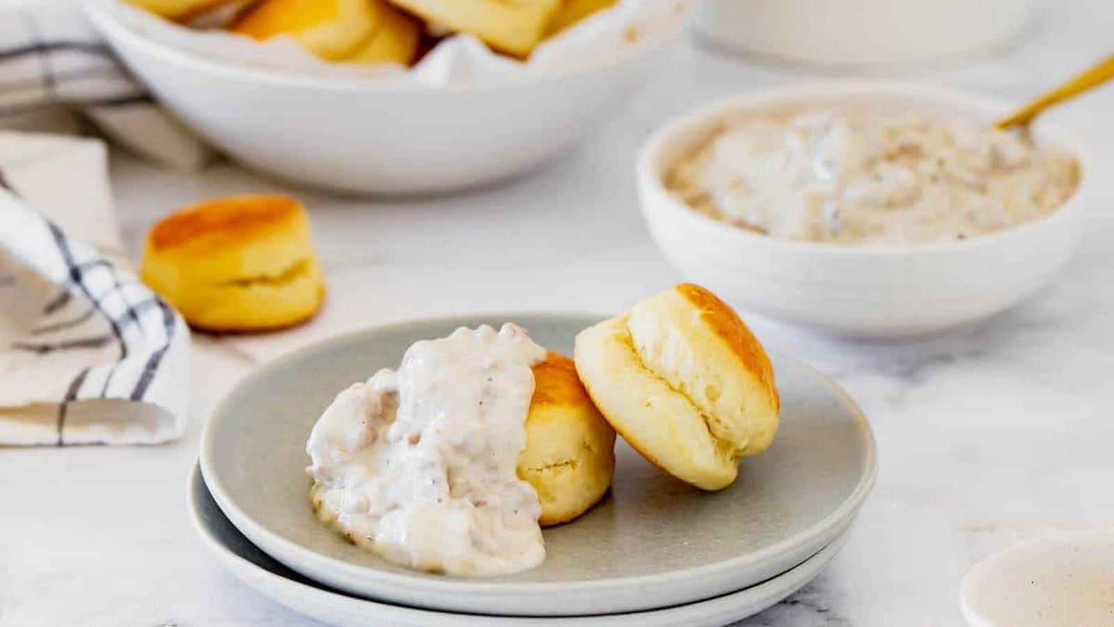 Biscuits And Sausage Gravy Biscuits And Sausage Gravy