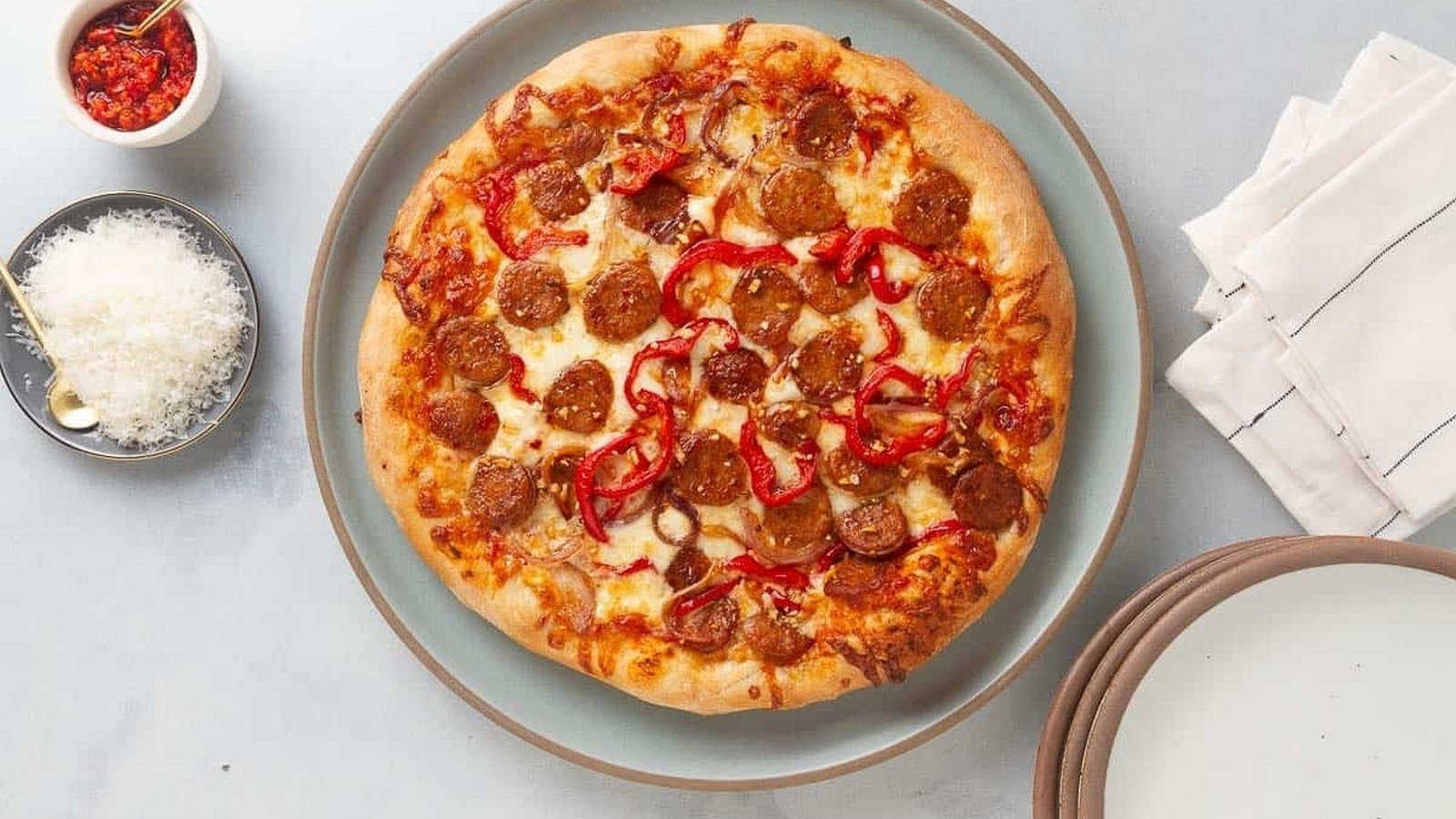 Chicken Sausage Pizza With Onions And Peppers Chicken Sausage Pizza With Onions And Peppers