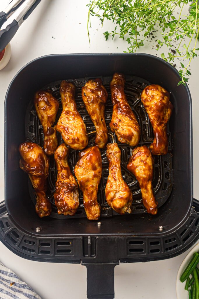 chicken drumsticks in air fryer basket